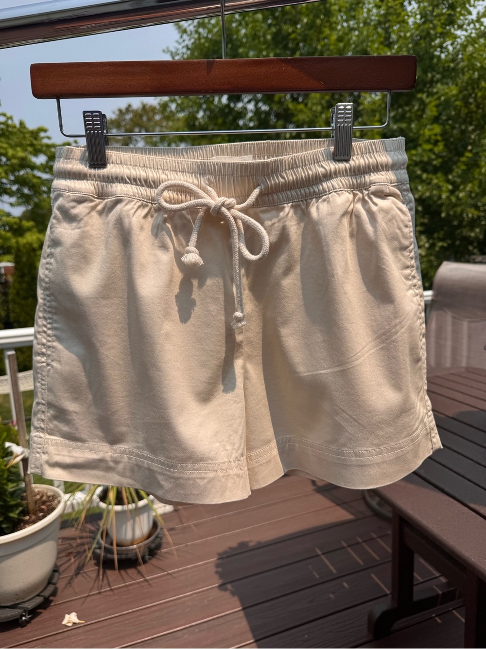 Lou & Grey NWT Cream Drawstring Casual Shorts